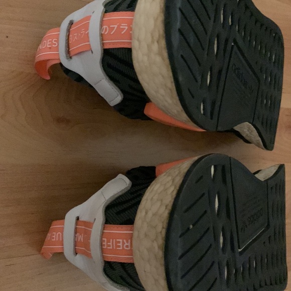 Adidas NMD R2 - Picture 7 of 8